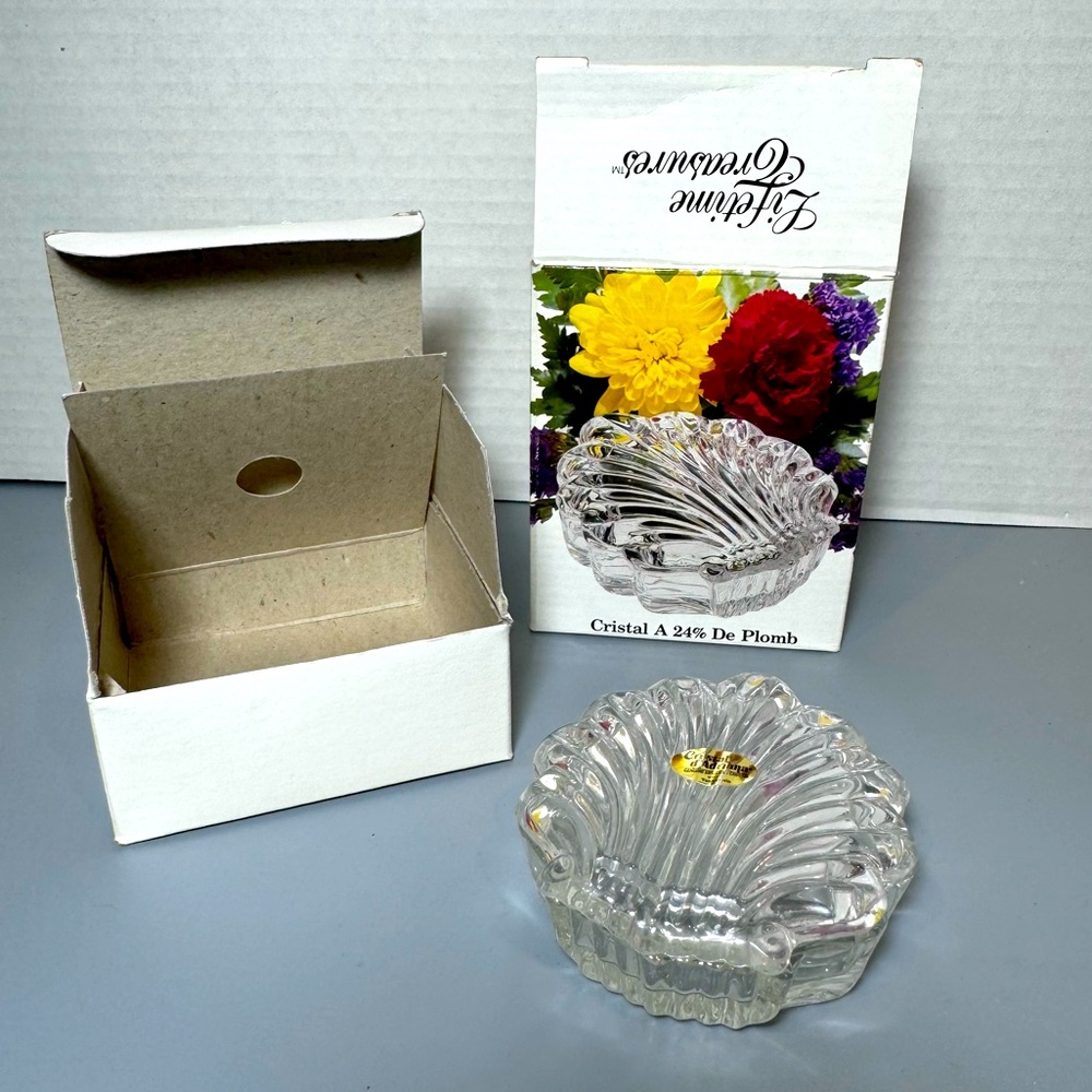Vintage Yugoslavian 24% Lead‎ Crystal Shell Shaped Jewelry/ Trinket Box